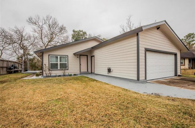 4515 Ravine Drive, Friendswood, TX 77546