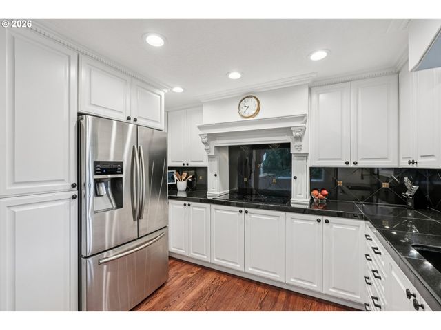 18556 Sw HART Rd, Beaverton, OR 97007