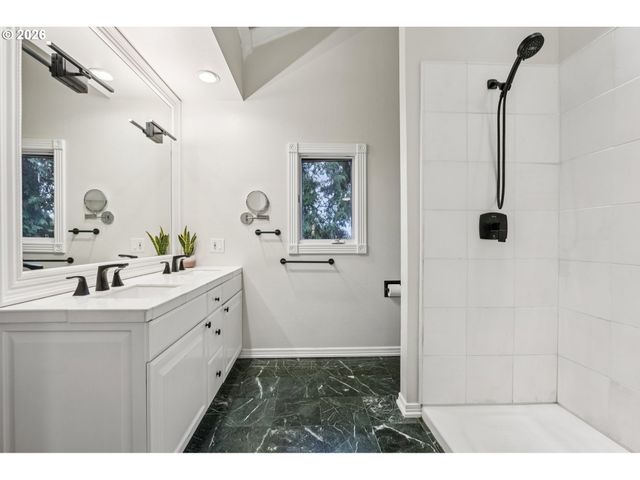 18556 Sw HART Rd, Beaverton, OR 97007