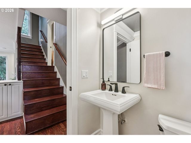 18556 Sw HART Rd, Beaverton, OR 97007