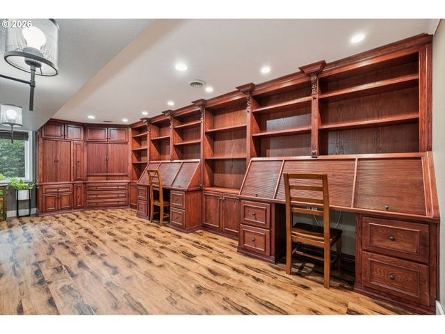 18556 Sw HART Rd, Beaverton, OR 97007