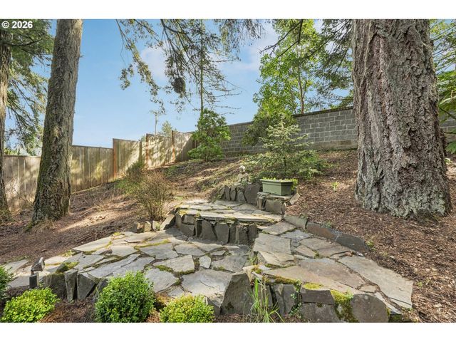 18556 Sw HART Rd, Beaverton, OR 97007