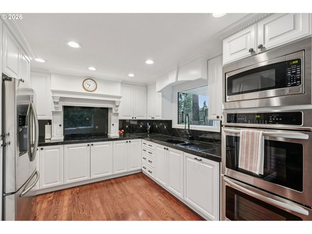 18556 Sw HART Rd, Beaverton, OR 97007