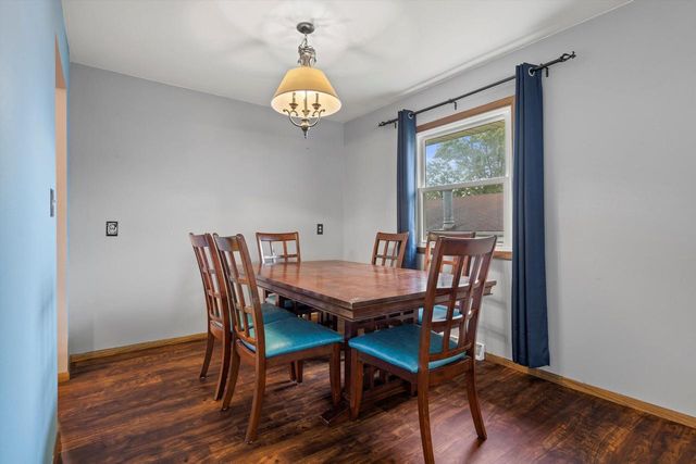 2010 Dixie DRIVE, Waukesha, WI 53189