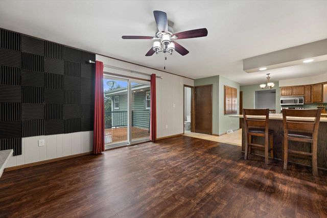 2010 Dixie DRIVE, Waukesha, WI 53189