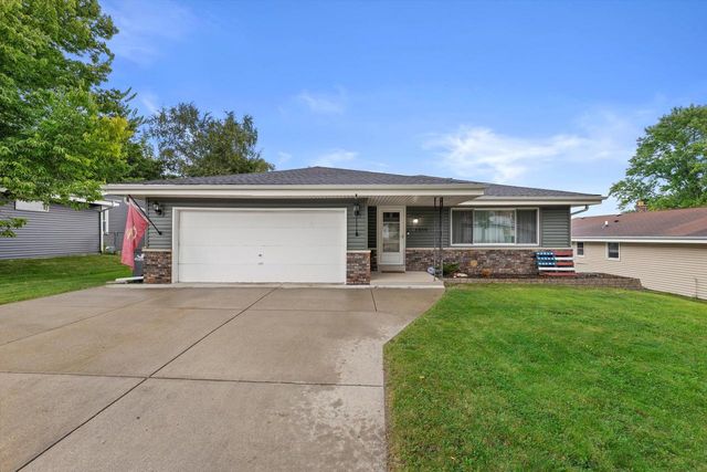 2010 Dixie DRIVE, Waukesha, WI 53189