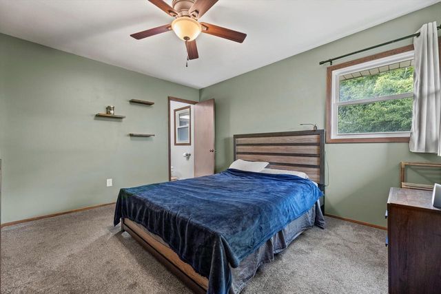 2010 Dixie DRIVE, Waukesha, WI 53189