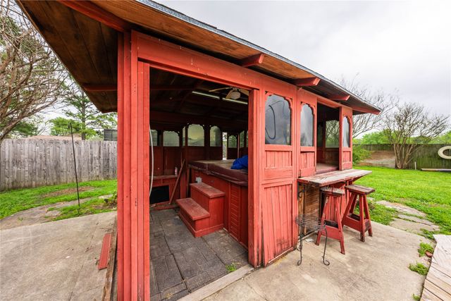 6137 Taylor Ranch Loop, Kaufman, TX 75142