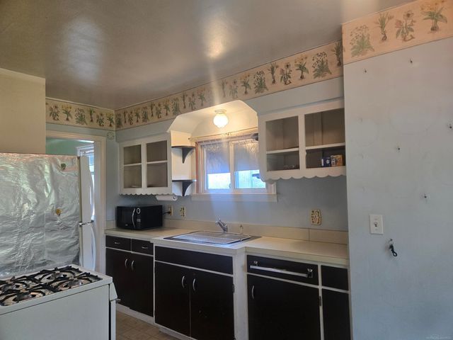 3057 Wasmund Avenue, Warren, MI 48091