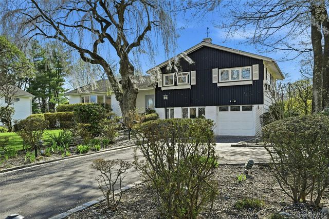 17 Manning Drive, East Northport, NY 11731