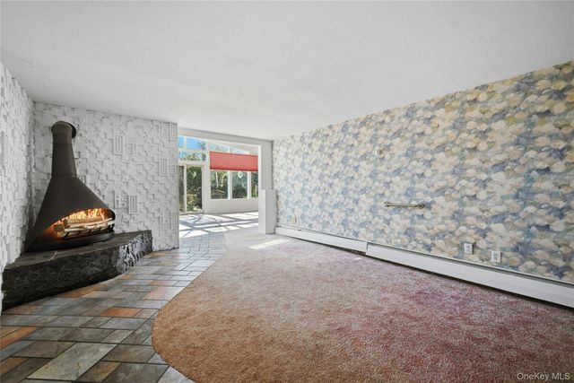 17 Manning Drive, East Northport, NY 11731