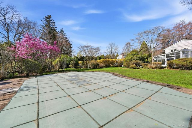 17 Manning Drive, East Northport, NY 11731