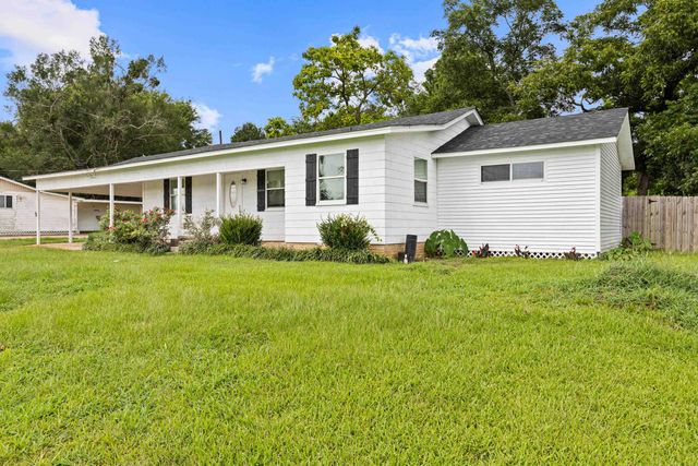 23511 State Hwy 110 N, Troup, TX 75789