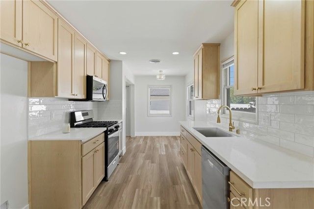 2715 Cedar, Bakersfield, CA 93301