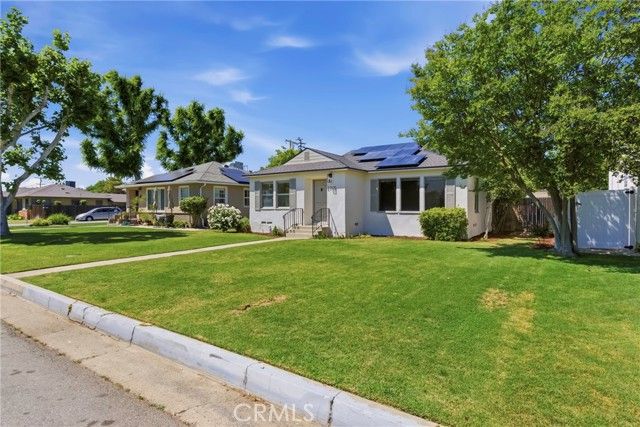 2715 Cedar, Bakersfield, CA 93301