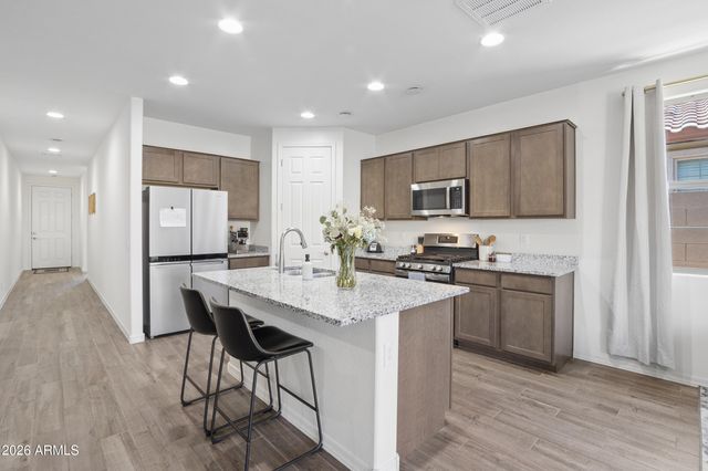 1420 W MACAW Drive, San Tan Valley, AZ 85140