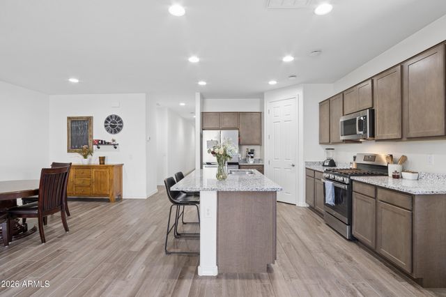 1420 W MACAW Drive, San Tan Valley, AZ 85140