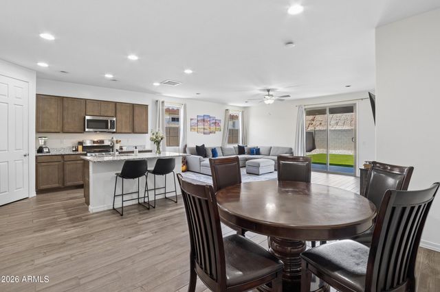 1420 W MACAW Drive, San Tan Valley, AZ 85140
