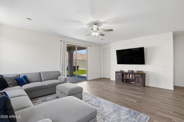 1420 W MACAW Drive, San Tan Valley, AZ 85140