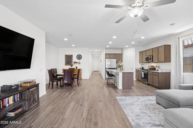 1420 W MACAW Drive, San Tan Valley, AZ 85140