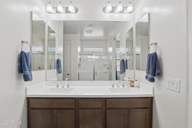 1420 W MACAW Drive, San Tan Valley, AZ 85140