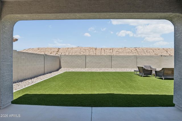 1420 W MACAW Drive, San Tan Valley, AZ 85140