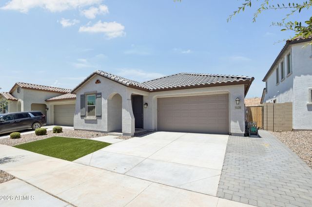 1420 W MACAW Drive, San Tan Valley, AZ 85140