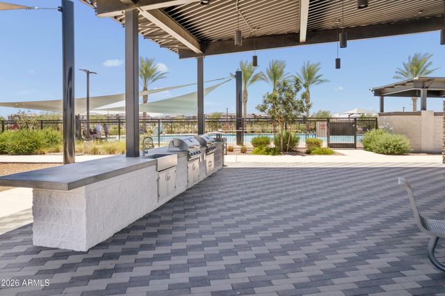 1420 W MACAW Drive, San Tan Valley, AZ 85140