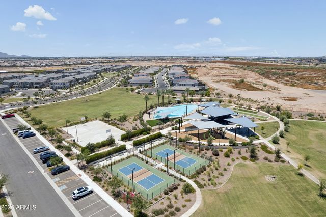 1420 W MACAW Drive, San Tan Valley, AZ 85140