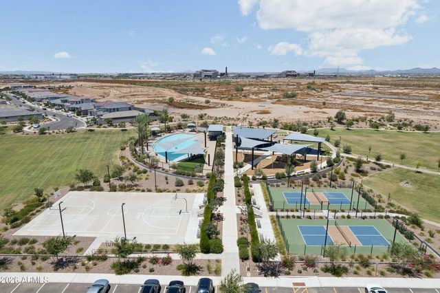1420 W MACAW Drive, San Tan Valley, AZ 85140
