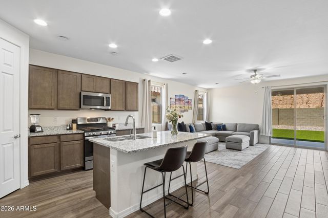 1420 W MACAW Drive, San Tan Valley, AZ 85140