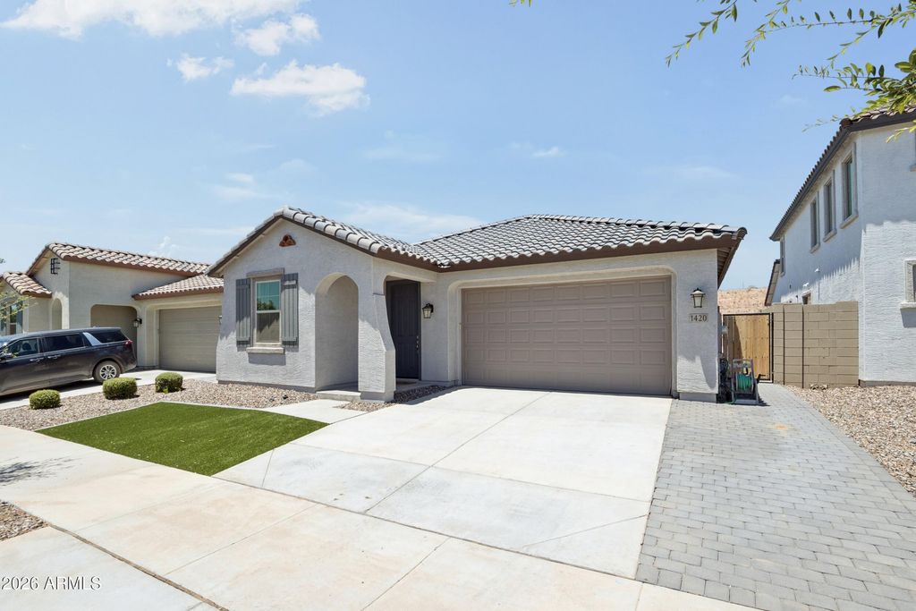 1420 W MACAW Drive, San Tan Valley, AZ 85140