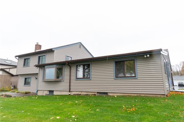 91 Shoreway Drive, Greece, NY 14612