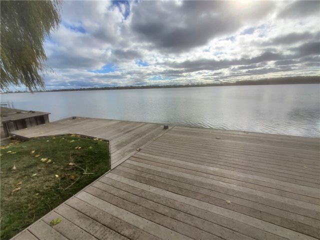 91 Shoreway Drive, Greece, NY 14612