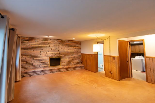 91 Shoreway Drive, Greece, NY 14612