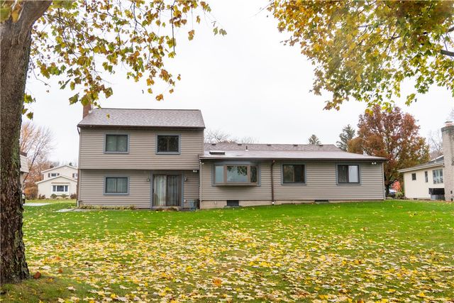 91 Shoreway Drive, Greece, NY 14612