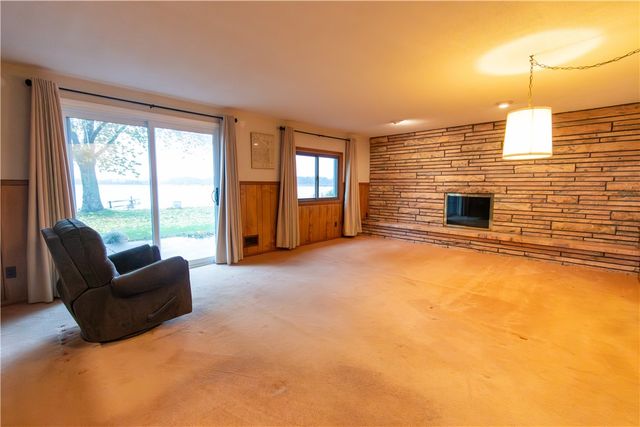 91 Shoreway Drive, Greece, NY 14612