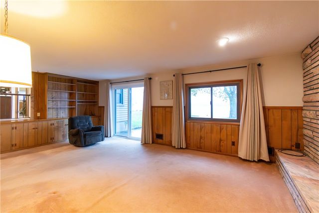 91 Shoreway Drive, Greece, NY 14612