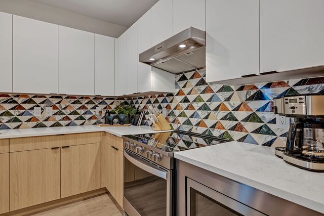 635 7th Ave S Apt 405, Nashville, TN 37203