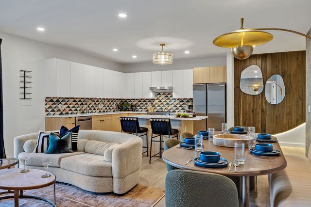 635 7th Ave S Apt 405, Nashville, TN 37203