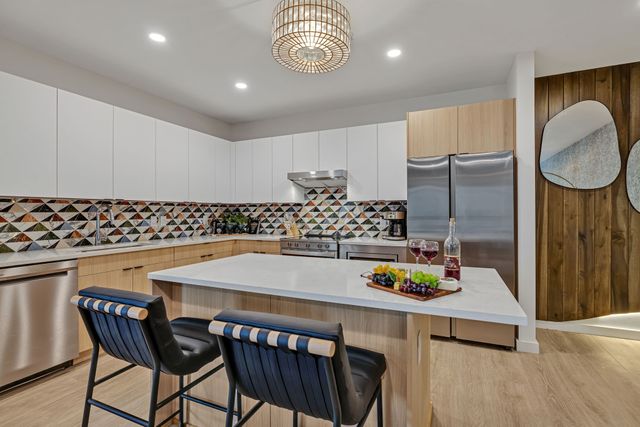 635 7th Ave S Apt 405, Nashville, TN 37203