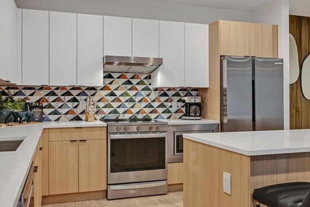 635 7th Ave S Apt 405, Nashville, TN 37203