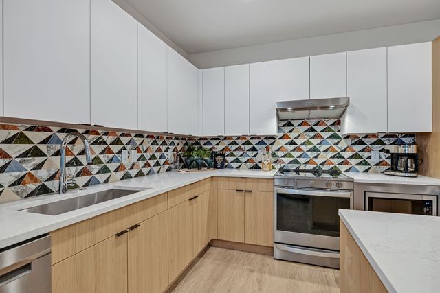635 7th Ave S Apt 405, Nashville, TN 37203