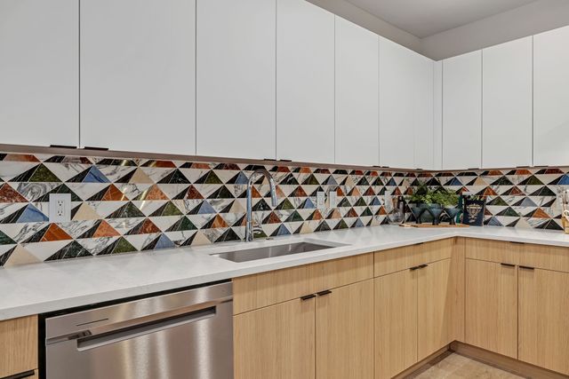 635 7th Ave S Apt 405, Nashville, TN 37203