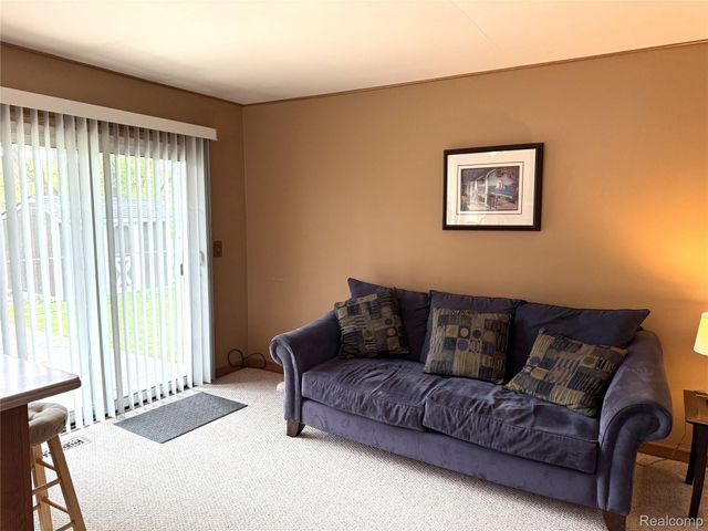 27860 Park Court, Madison Heights, MI 48071