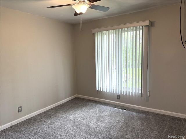 27860 Park Court, Madison Heights, MI 48071