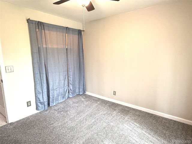 27860 Park Court, Madison Heights, MI 48071