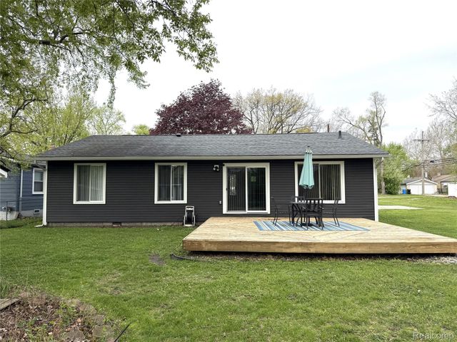 27860 Park Court, Madison Heights, MI 48071