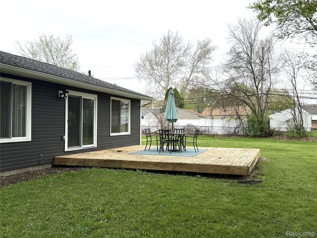 27860 Park Court, Madison Heights, MI 48071