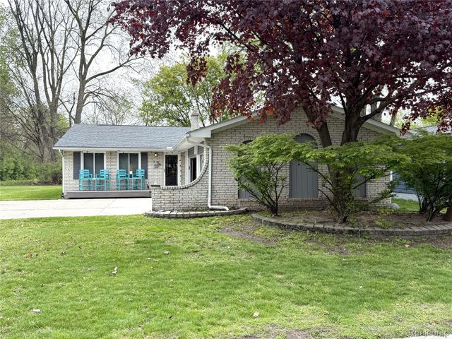 27860 Park Court, Madison Heights, MI 48071
